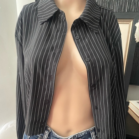 Chic Black Striped Button-Up Shirt with side draw strings - Picture 4 of 8